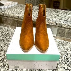 NIB Abound Western Bootie 6M